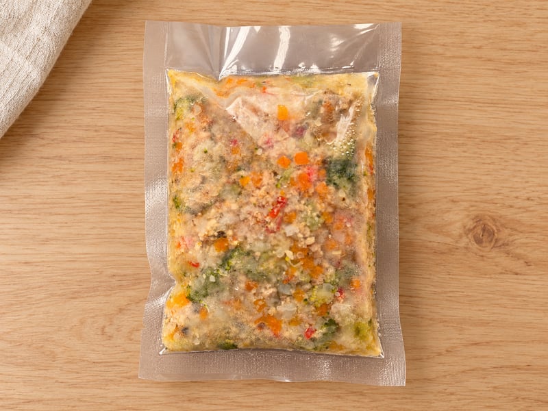 透明な小分け袋に入った手作りごはん